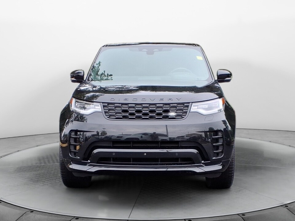 2024 Land Rover Discovery P300 Dynamic SE photo 2