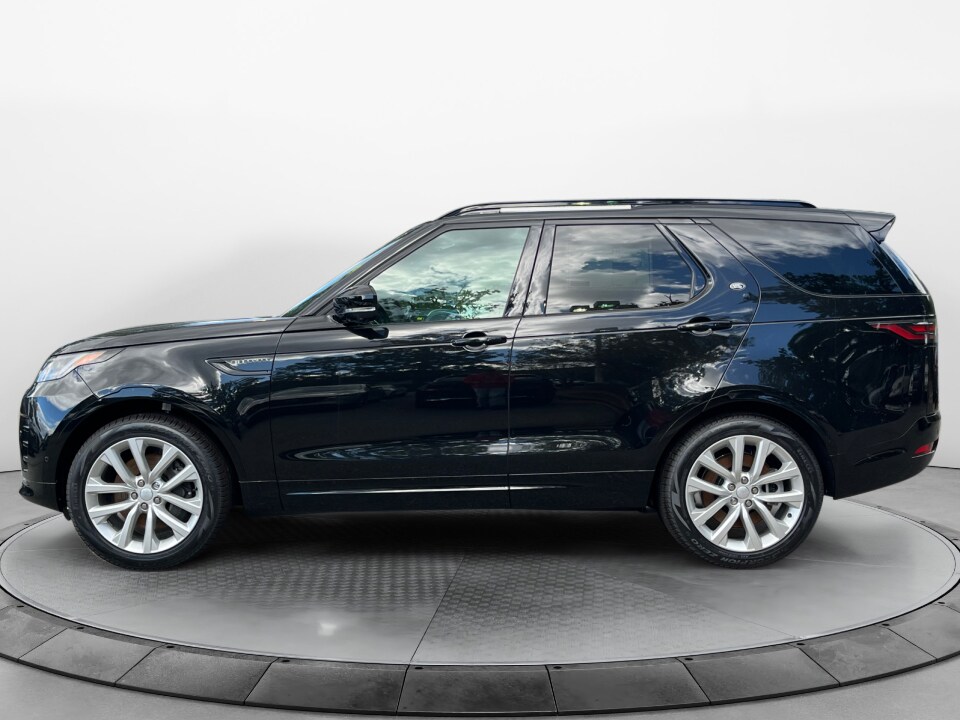 2024 Land Rover Discovery P360 Dynamic SE photo 2