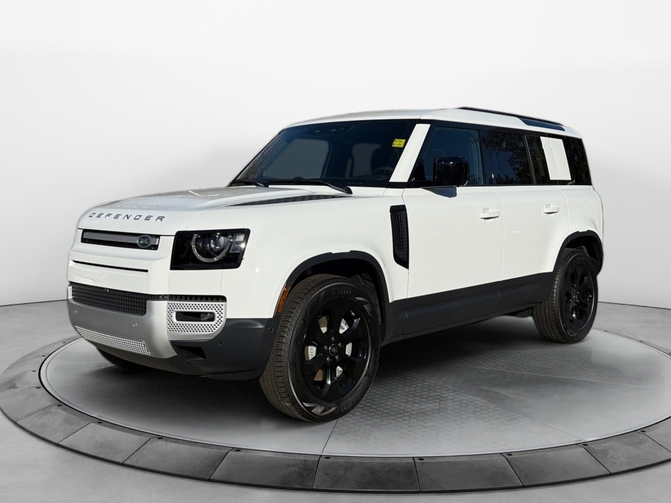 2025 Land Rover Defender S's photo