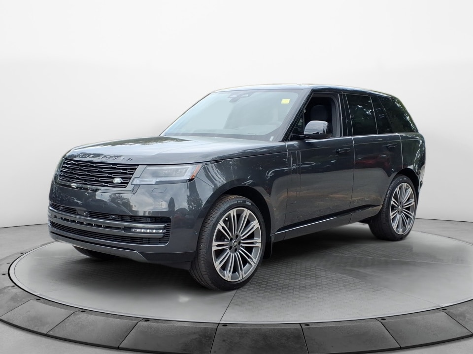 2025 Land Rover Range Rover SE's photo