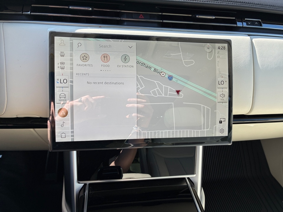 2026 Land Rover Range Rover SE - Photo 16