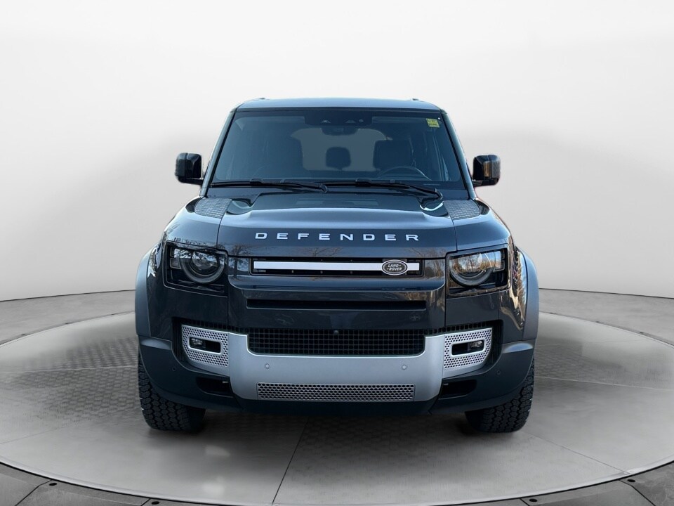 2023 Land Rover Defender 110 SE photo 2