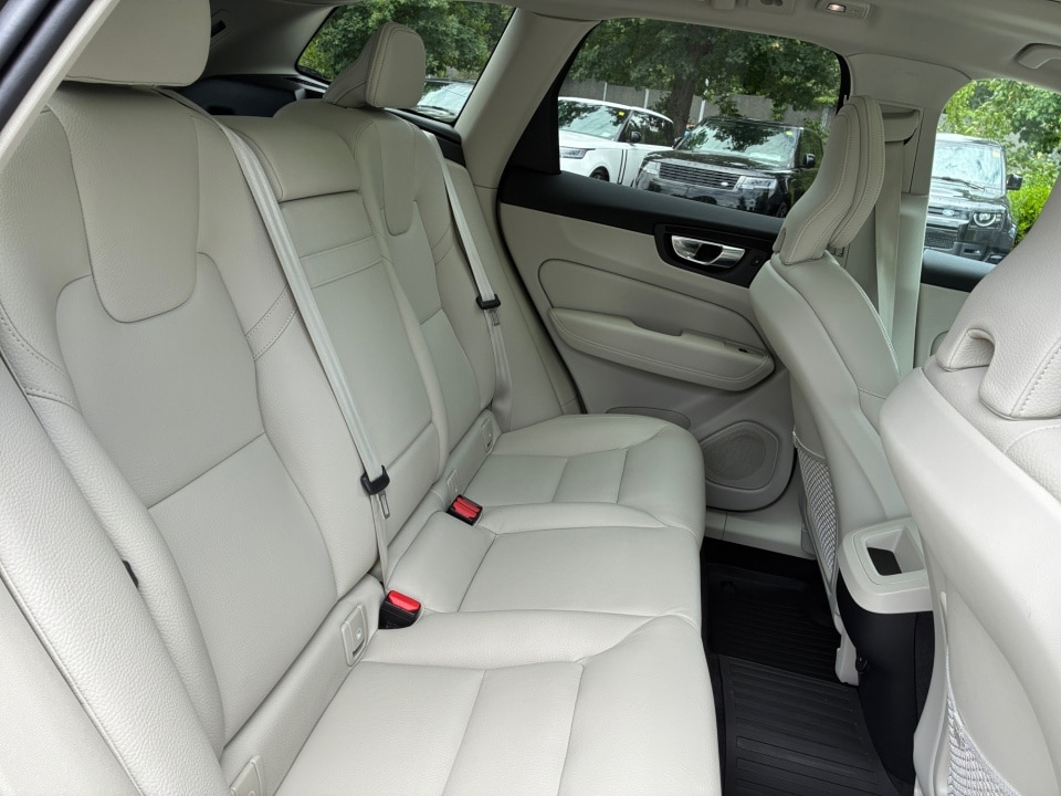 2022 Volvo XC60 Momentum - Photo 29