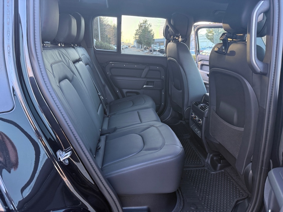 2026 Land Rover Defender X-Dynamic SE - Photo 23