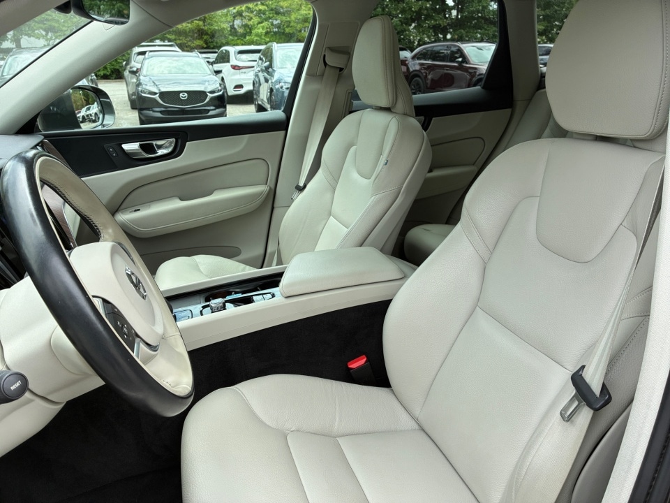 2022 Volvo XC60 Momentum - Photo 30