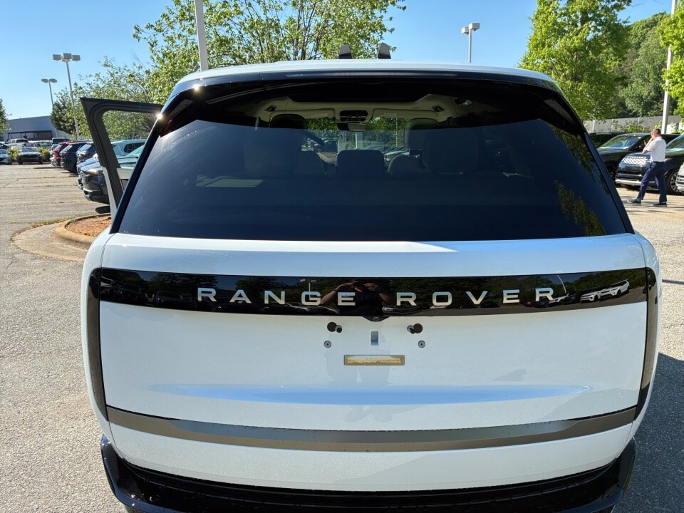 2026 Land Rover Range Rover SE - Photo 13
