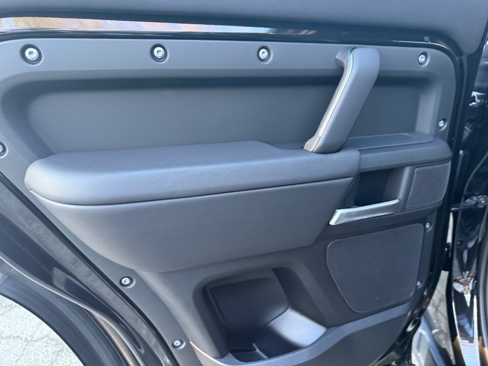 2026 Land Rover Defender X-Dynamic SE - Photo 20