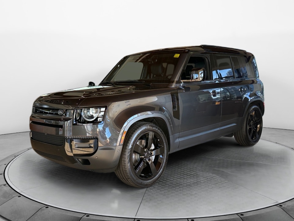 2026 Land Rover Defender S's photo