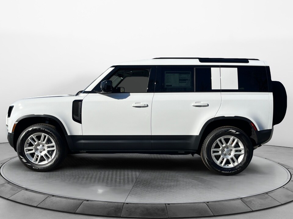 2025 Land Rover Defender 110 S photo 4