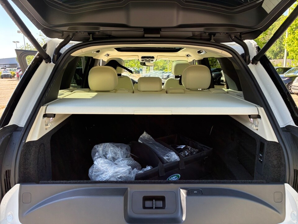 2026 Land Rover Range Rover SE - Photo 14