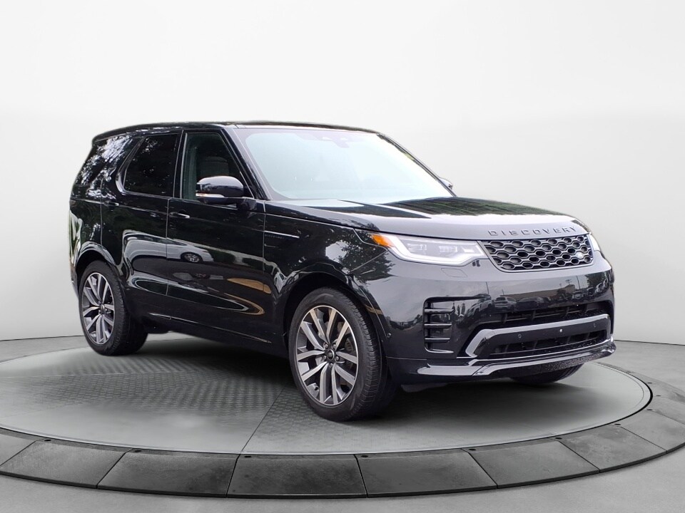 2024 Land Rover Discovery P300 Dynamic SE photo 3