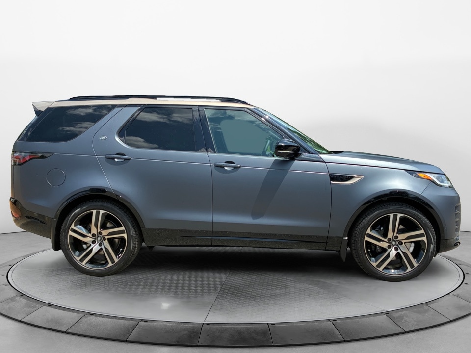 2026 Land Rover Discovery Tempest Edition - Photo 8