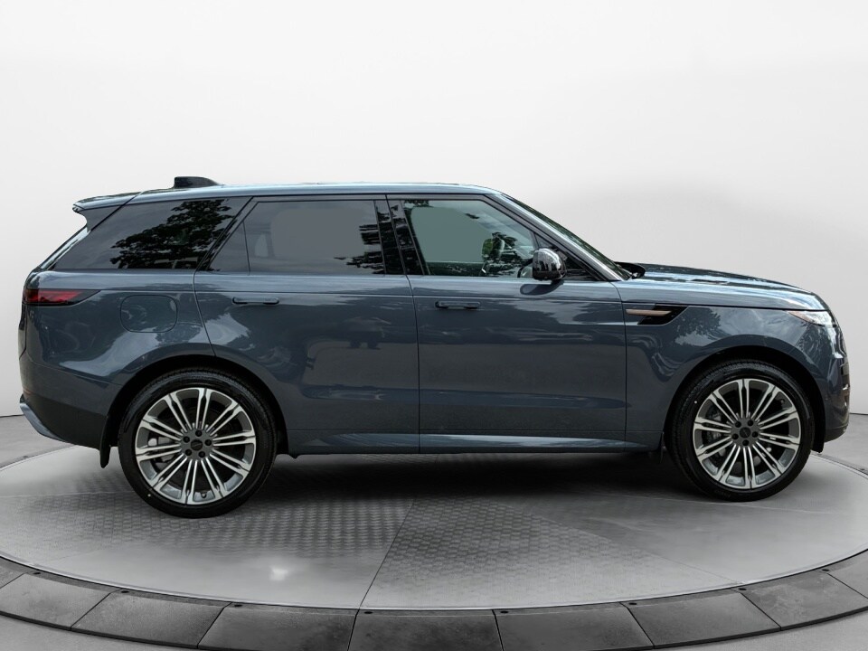2026 Land Rover Range Rover Sport SE - Photo 8