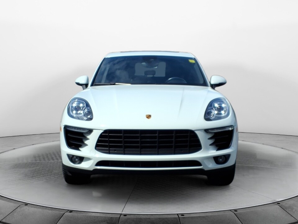 2018 Porsche Macan Base photo 2