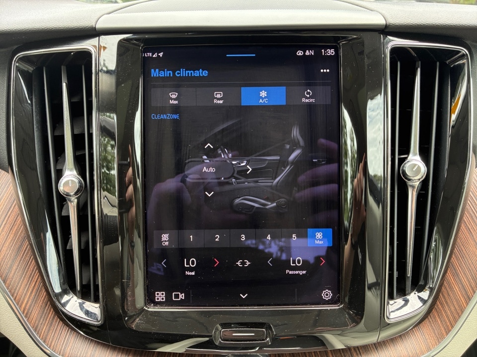 2022 Volvo XC60 Momentum - Photo 18