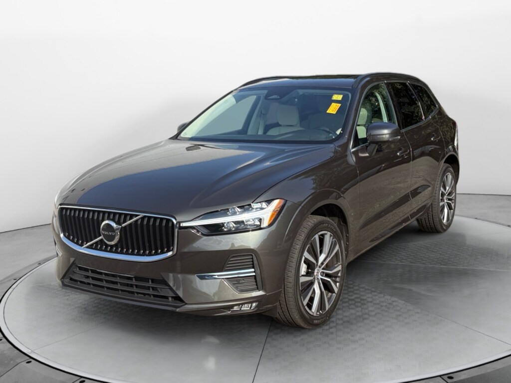 Used 2022 Volvo XC60 Momentum SUV