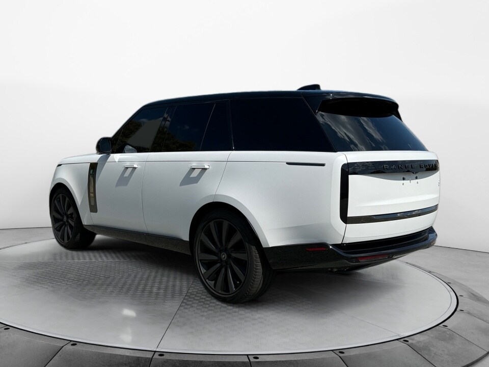 2024 Land Rover Range Rover SV photo 4