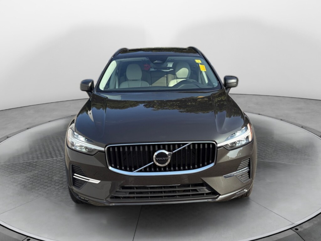 Used 2022 Volvo XC60 Momentum SUV