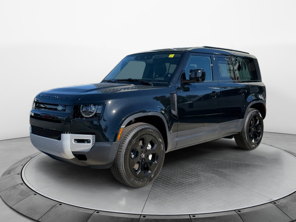 2025 Land Rover Defender S's photo