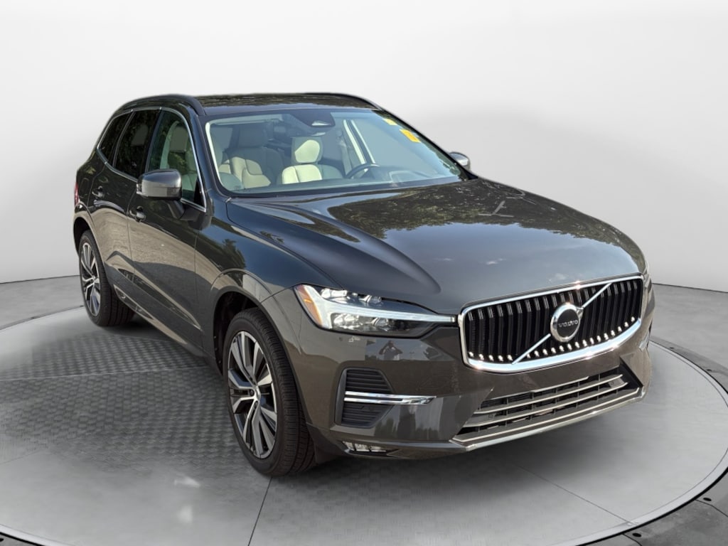 Used 2022 Volvo XC60 Momentum SUV
