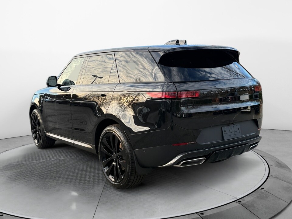 2026 Land Rover Range Rover Sport SE