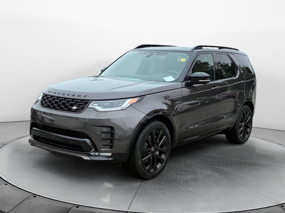 2026 Land Rover Discovery P300 Dynamic SE's photo