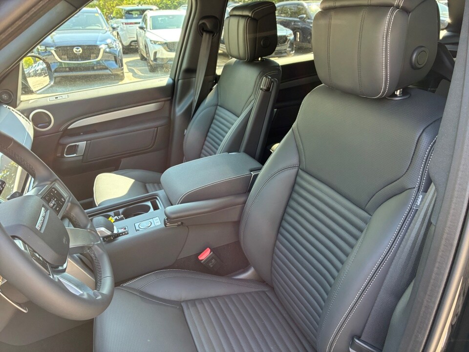 2026 Land Rover Discovery Gemini Edition - Photo 30
