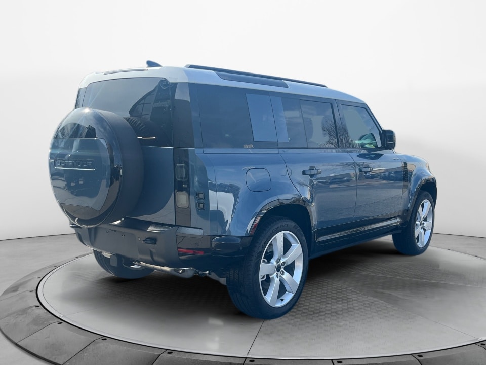2026 Land Rover Defender X-Dynamic SE - Photo 7