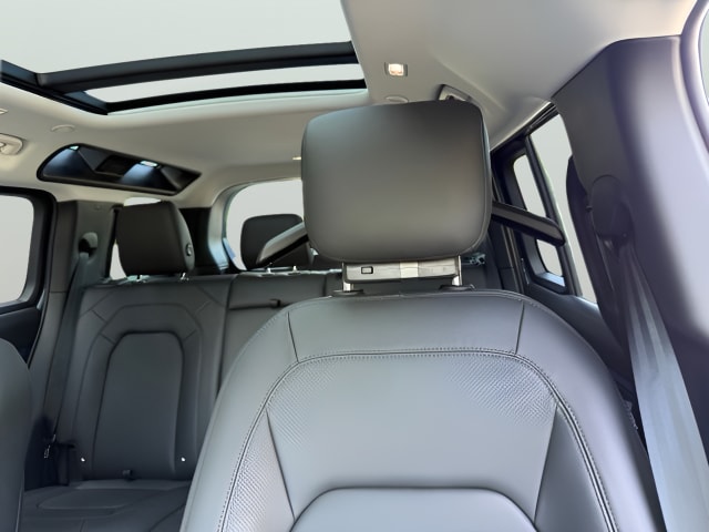 2026 Land Rover Defender S - Photo 17