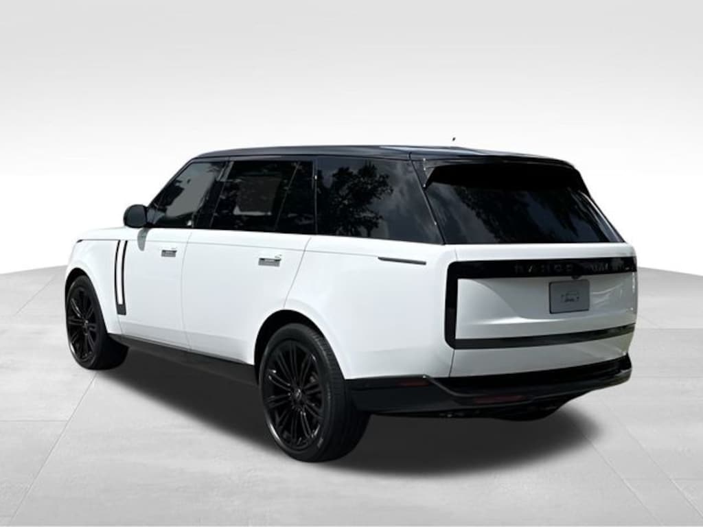 New 2025 Land Rover Range Rover SE SUV
