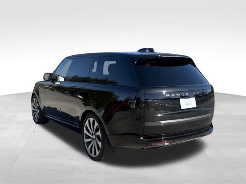 New 2025 Land Rover Range Rover SE SUV