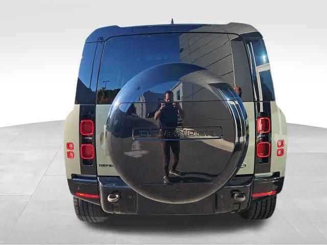 2023 Land Rover Defender 110 X-Dynamic SE photo 2