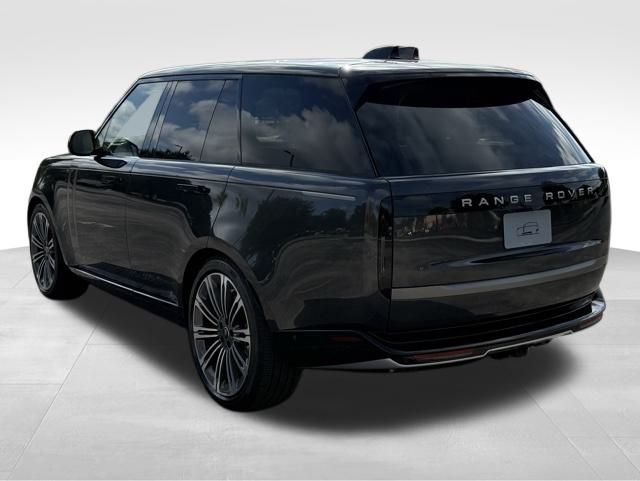 2025 Land Rover Range Rover SE photo 2