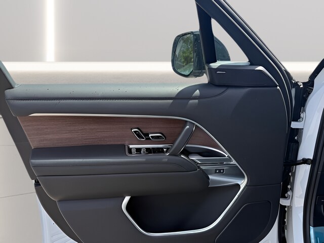 2026 Land Rover Range Rover SE - Photo 11