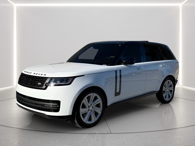 2023 Land Rover Range Rover SE's photo