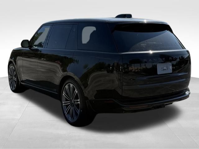 2025 Land Rover Range Rover SE photo 2