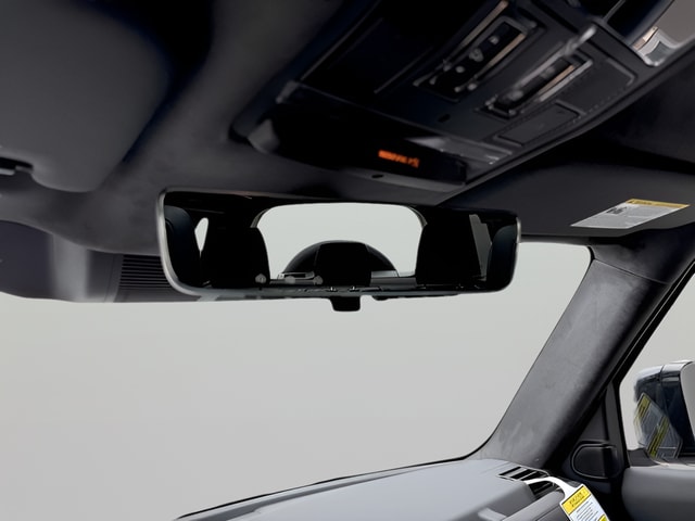 2026 Land Rover Defender OCTA - Photo 29
