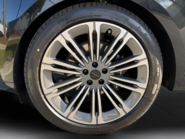 2026 Land Rover Range Rover SE - Photo 9