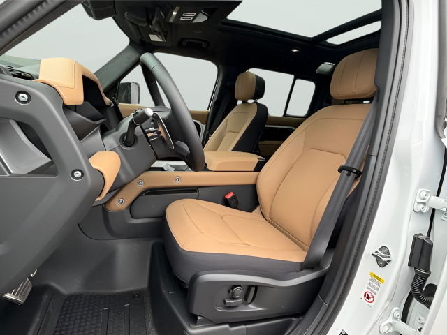 2026 Land Rover Defender V8 - Photo 14