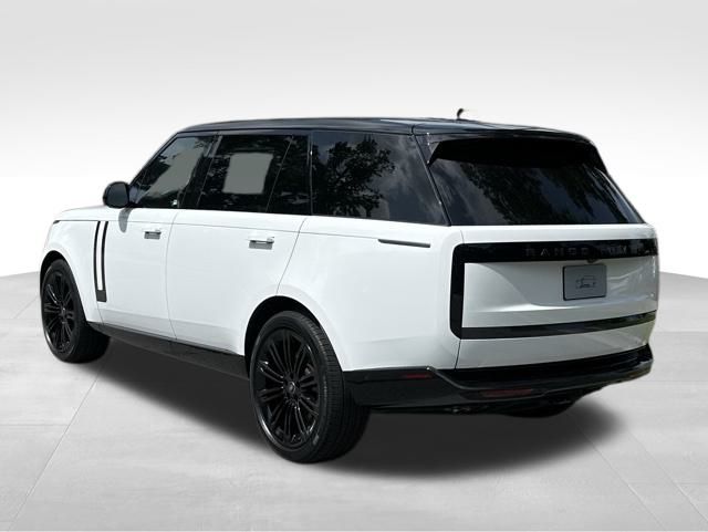 2025 Land Rover Range Rover SE photo 3
