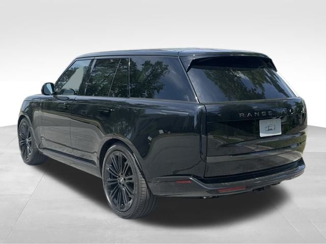 2025 Land Rover Range Rover SE photo 3