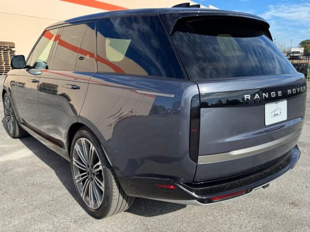 New 2026 Land Rover Range Rover SE SUV
