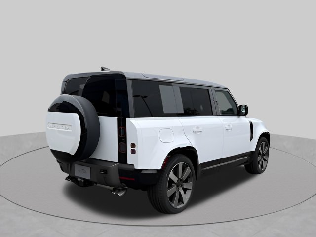 2026 Land Rover Defender V8 - Photo 9