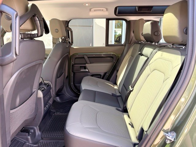 2026 Land Rover Defender X-Dynamic SE - Photo 29