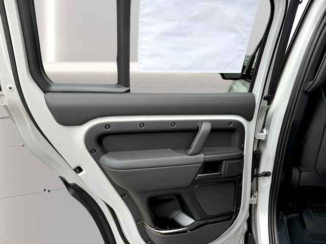 2026 Land Rover Defender OCTA - Photo 33
