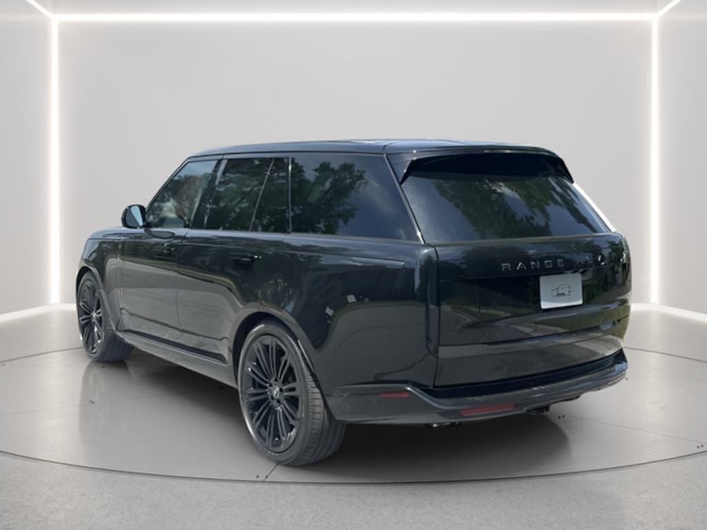 New 2025 Land Rover Range Rover SE SUV
