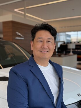 Staff member Richard Kim from 0c742b7afdbb