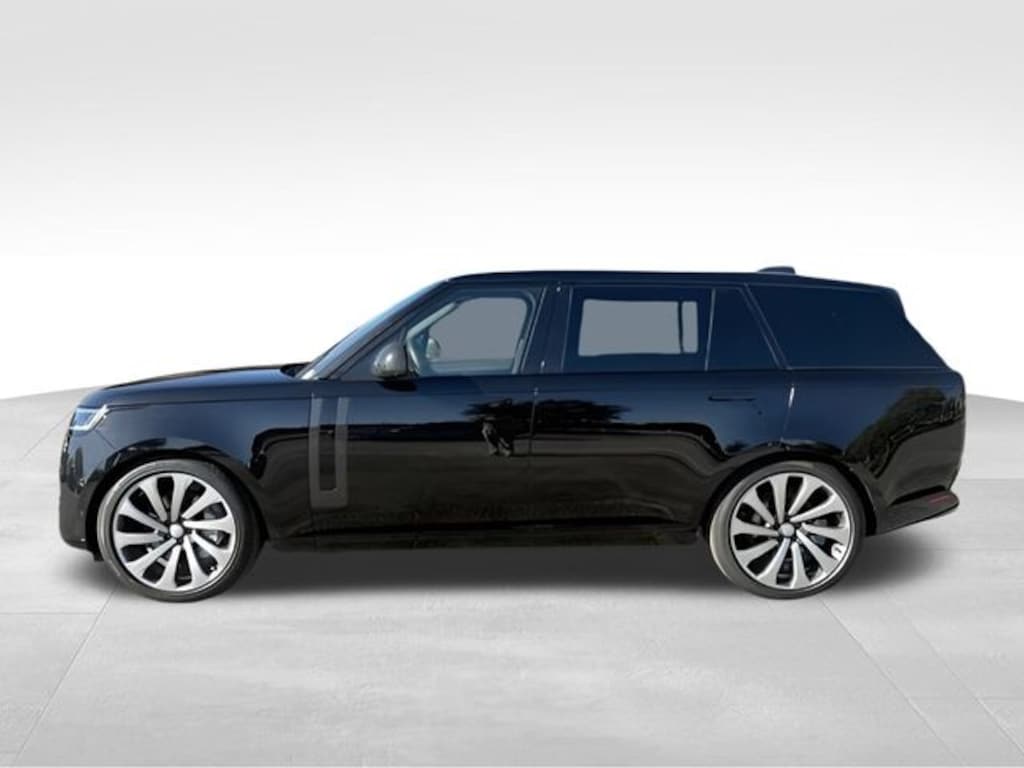 New 2025 Land Rover Range Rover SE SUV