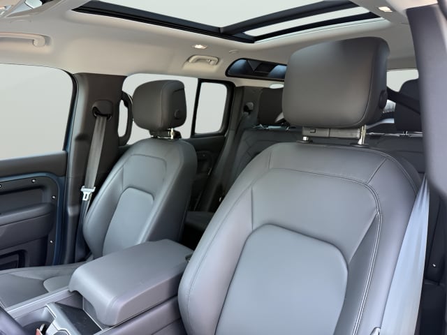 2026 Land Rover Defender S - Photo 24