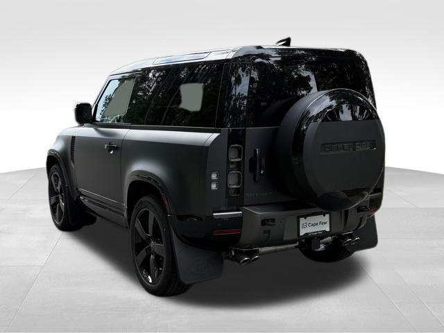 2025 Land Rover Defender 90 V8 photo 3